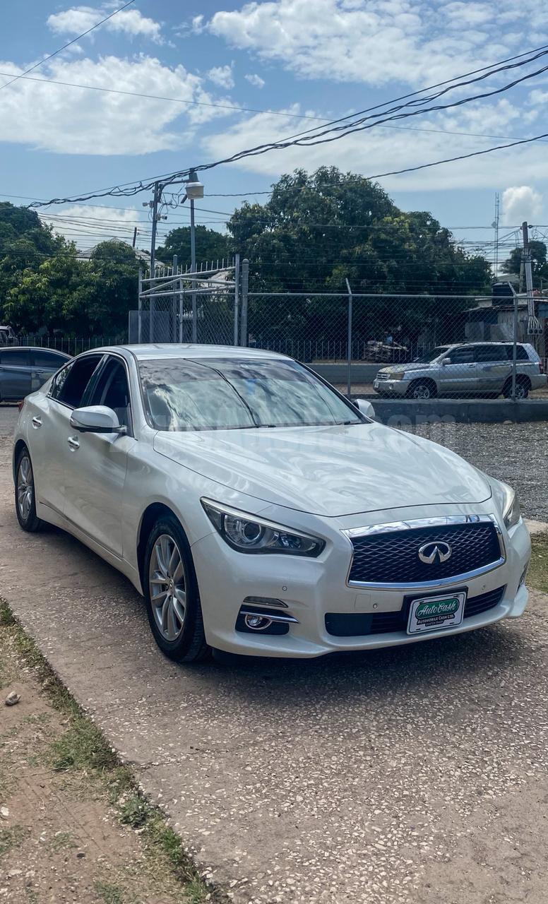 2017 NISSAN SKYLINE