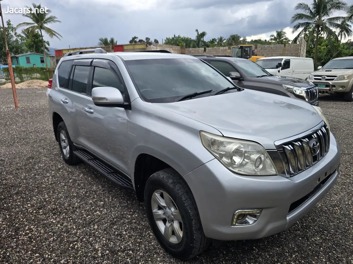 2011 TOYOTA Prado