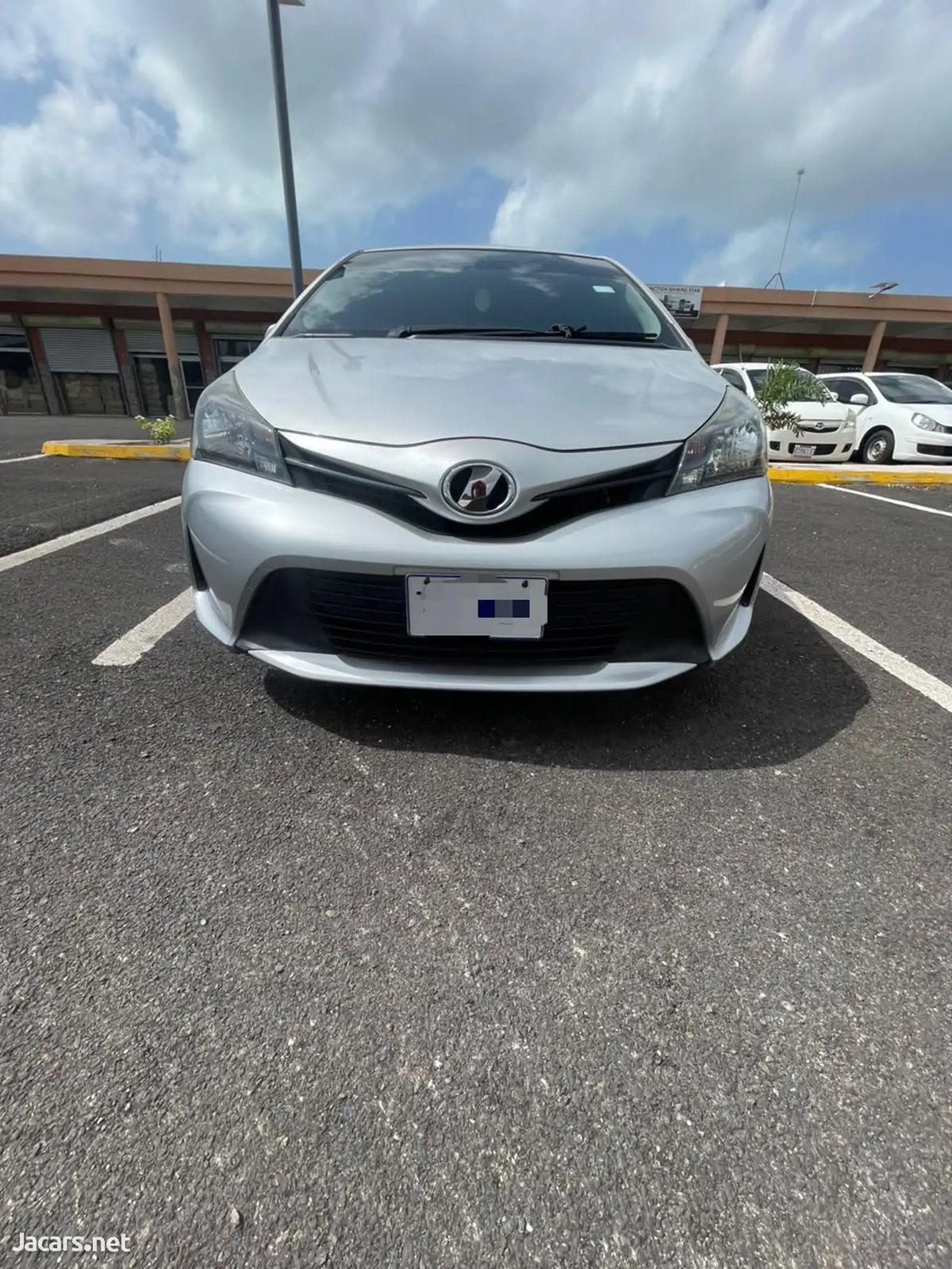 2016 TOYOTA Vitz