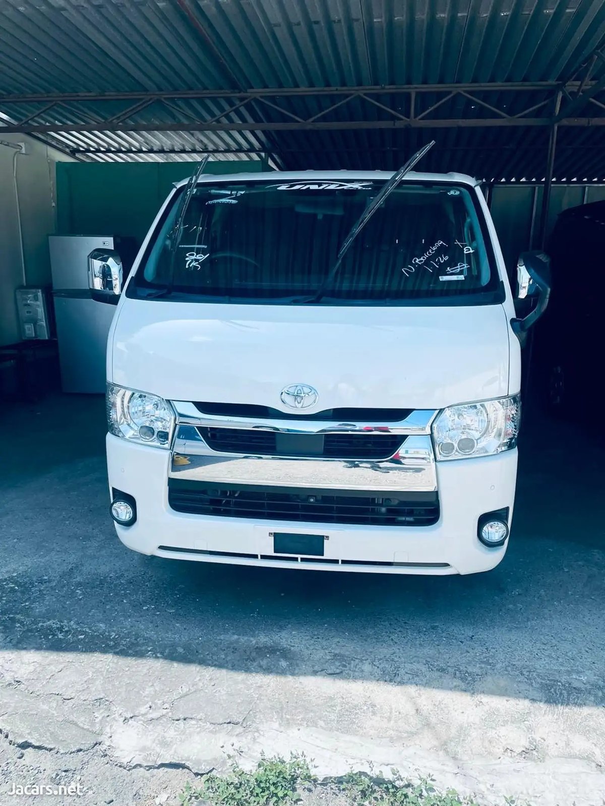 2020 TOYOTA Hiace