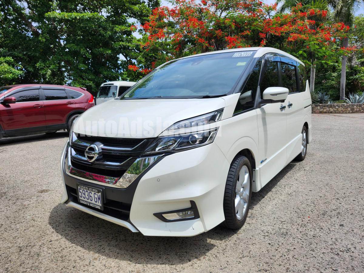 2017 NISSAN SERENA