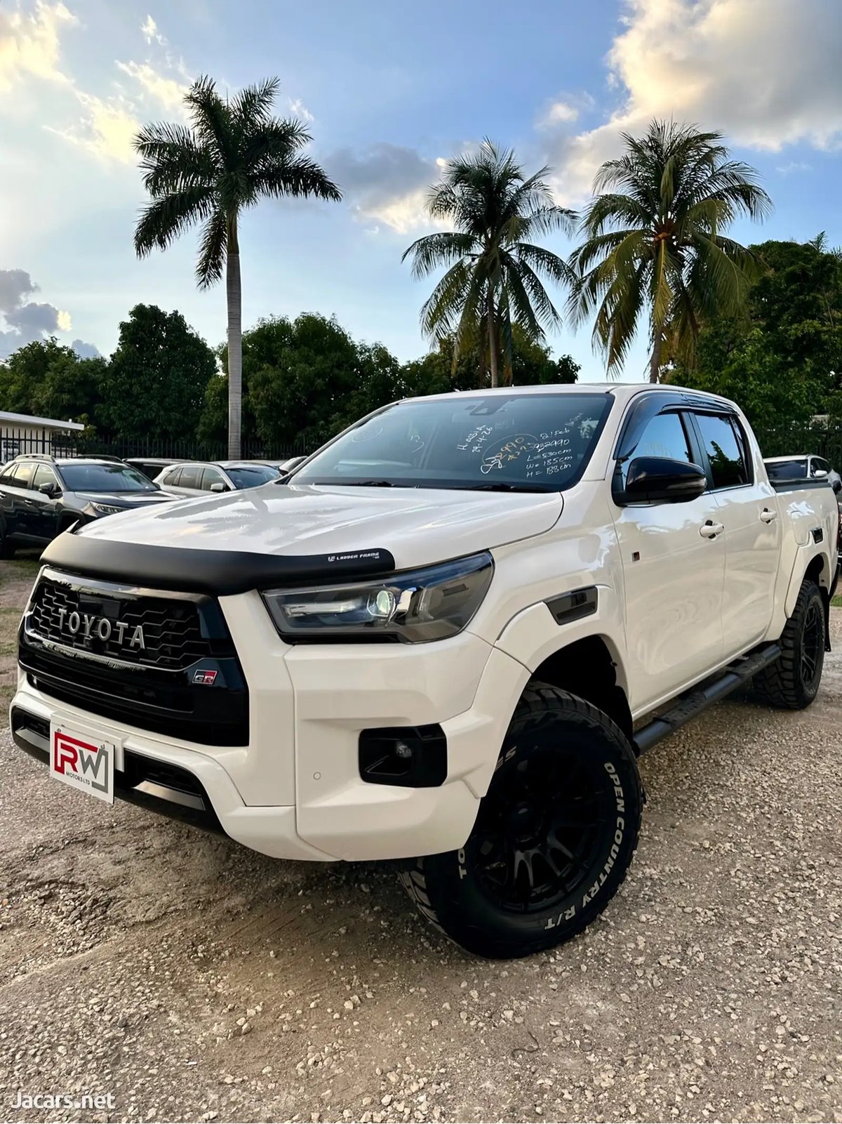 2022 TOYOTA Hilux