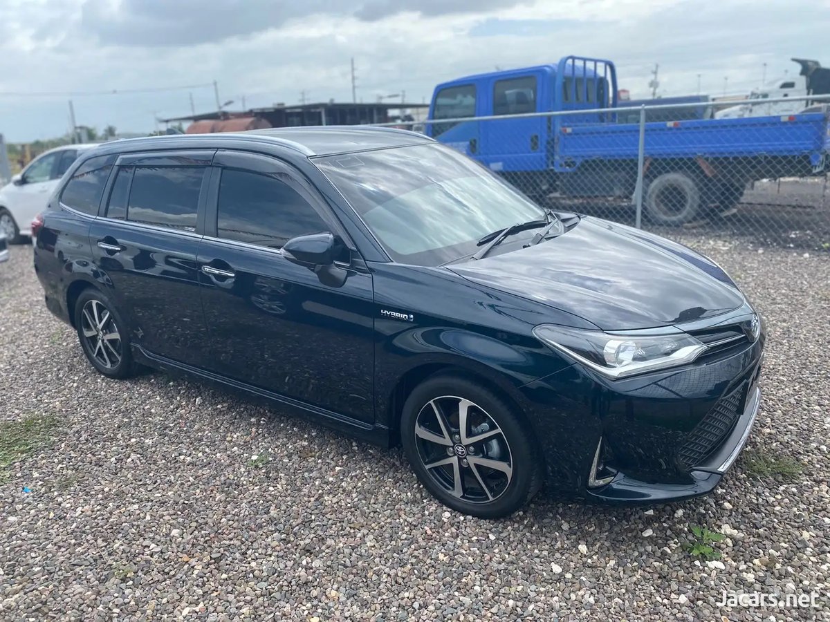 2018 TOYOTA Fielder