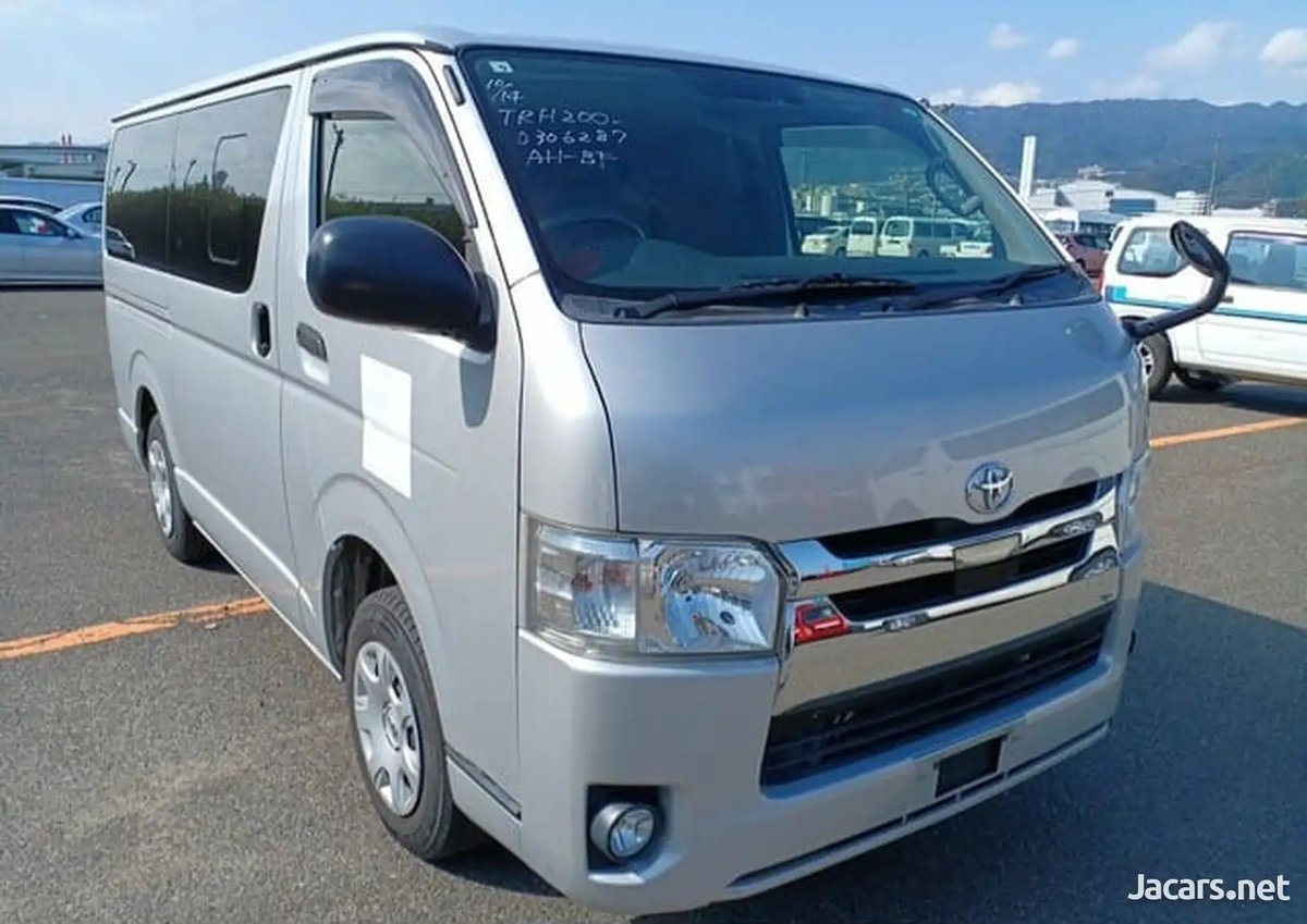2019 TOYOTA Hiace
