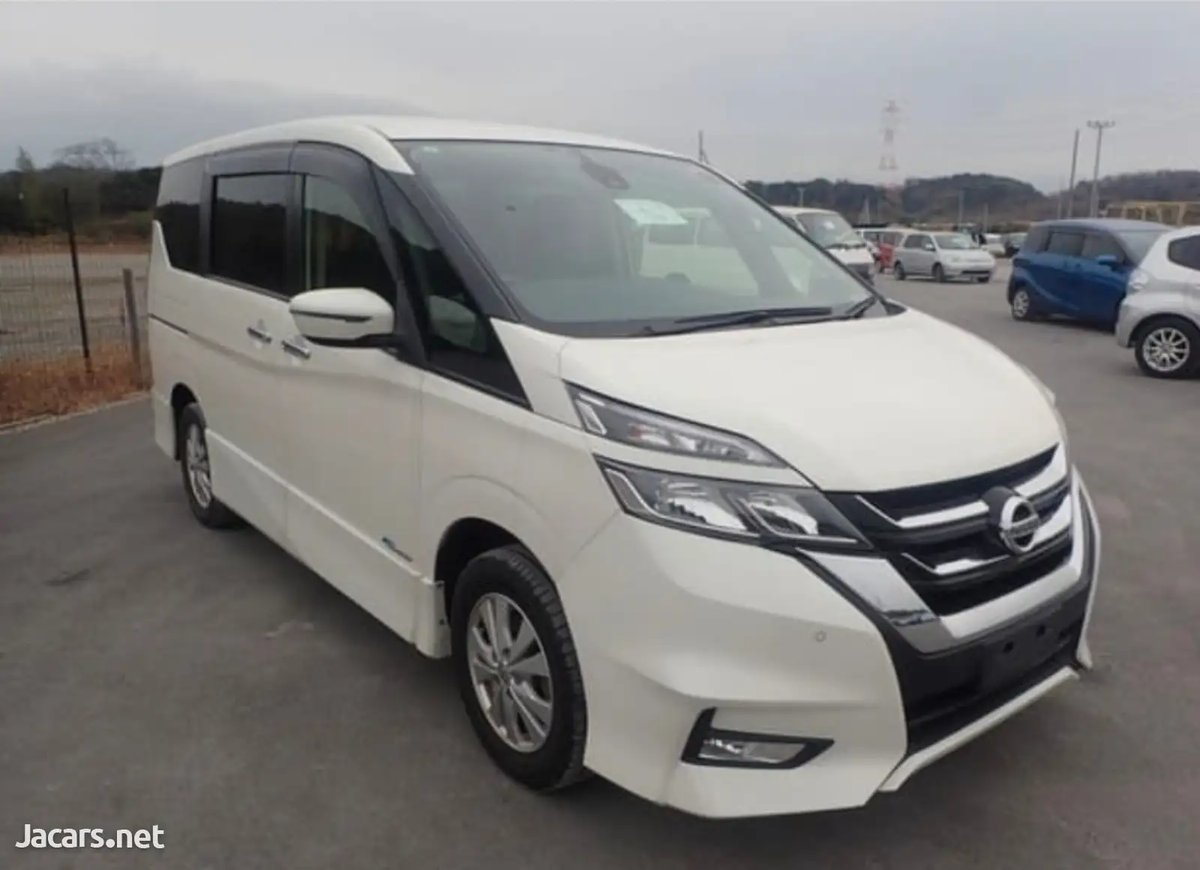 2017 NISSAN Serena