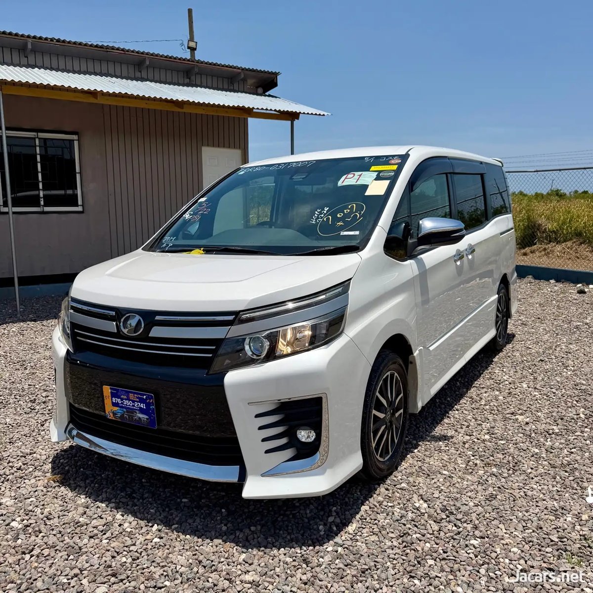 2017 TOYOTA Voxy