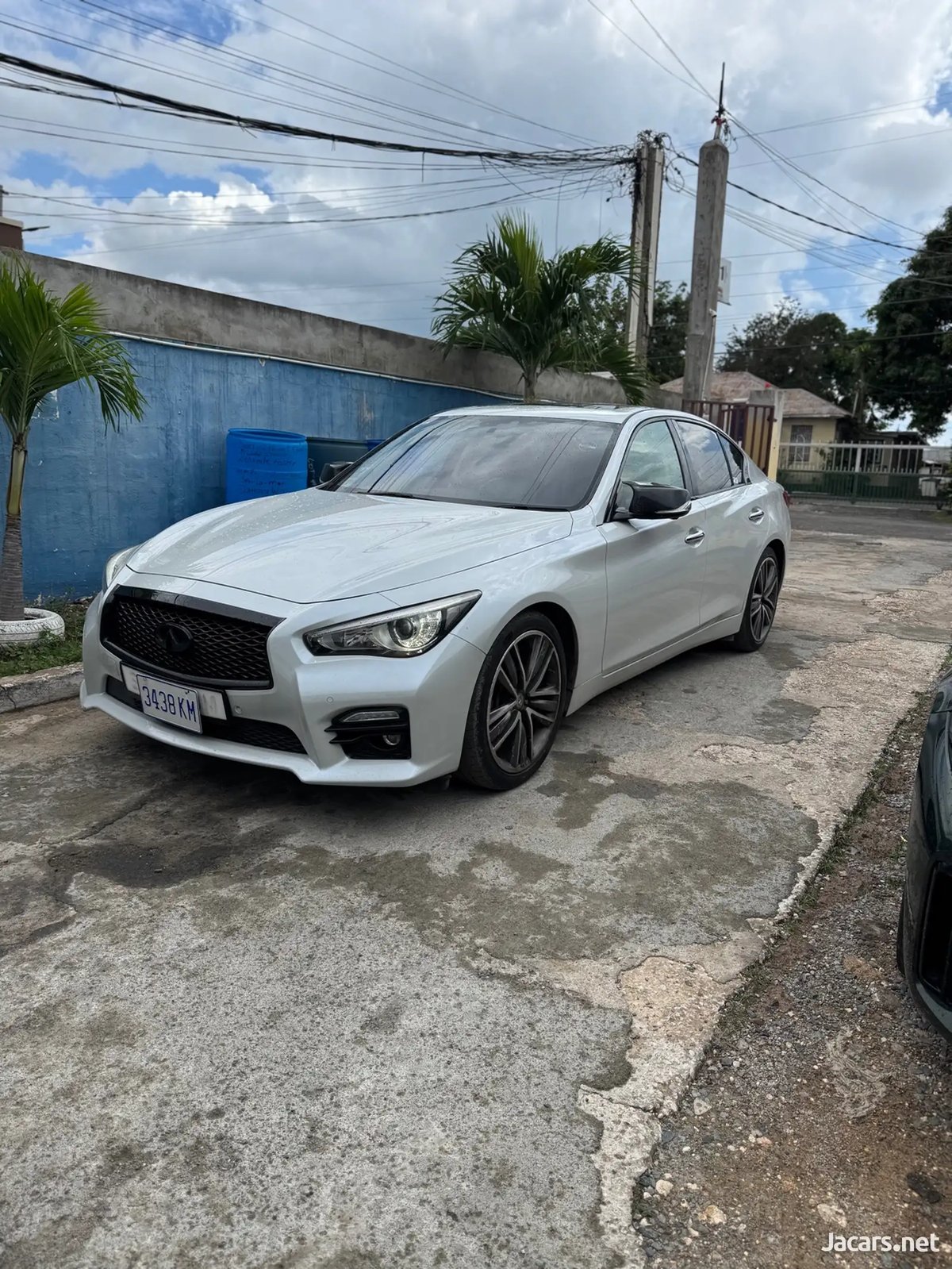2015 INFINITI Q50