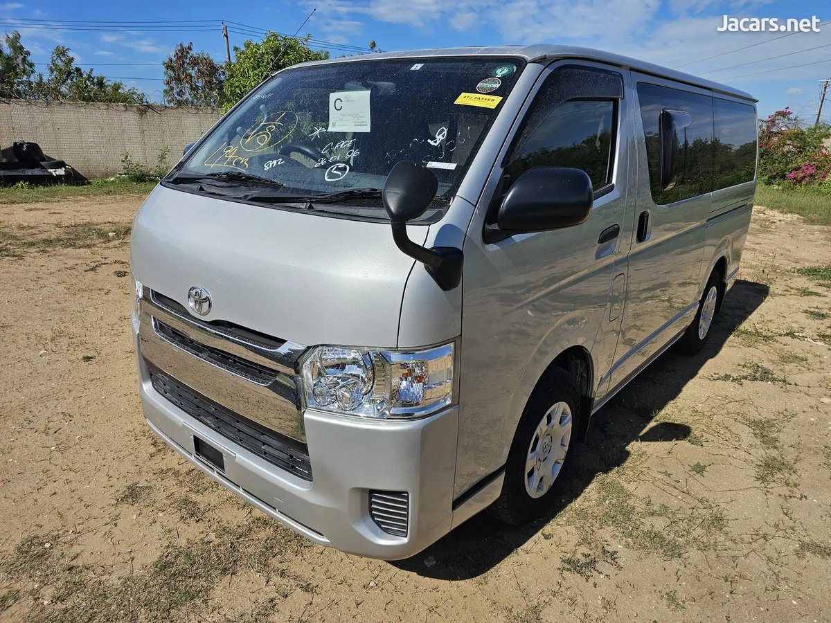 2017 TOYOTA Hiace