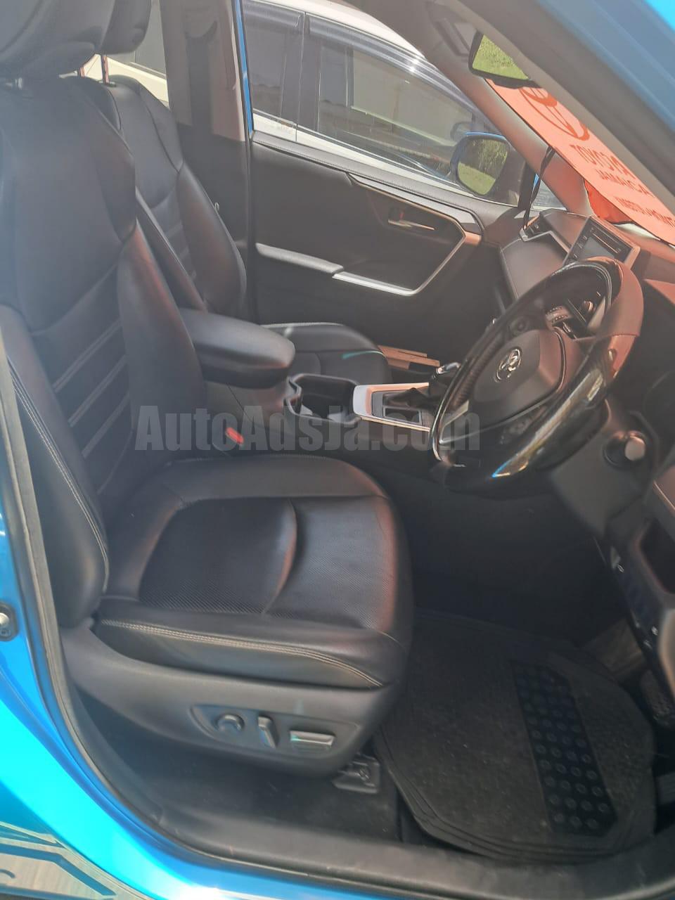 2020 TOYOTA RAV4