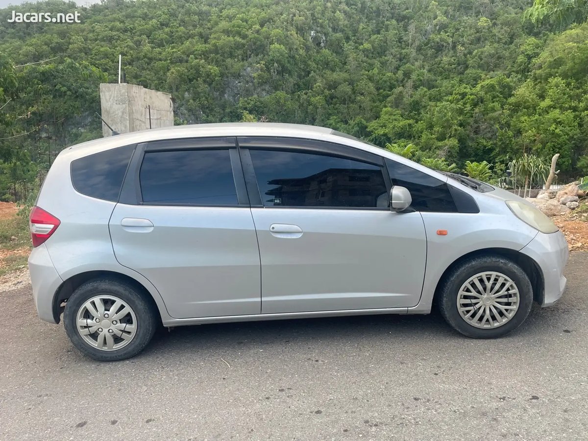 2012 HONDA Fit