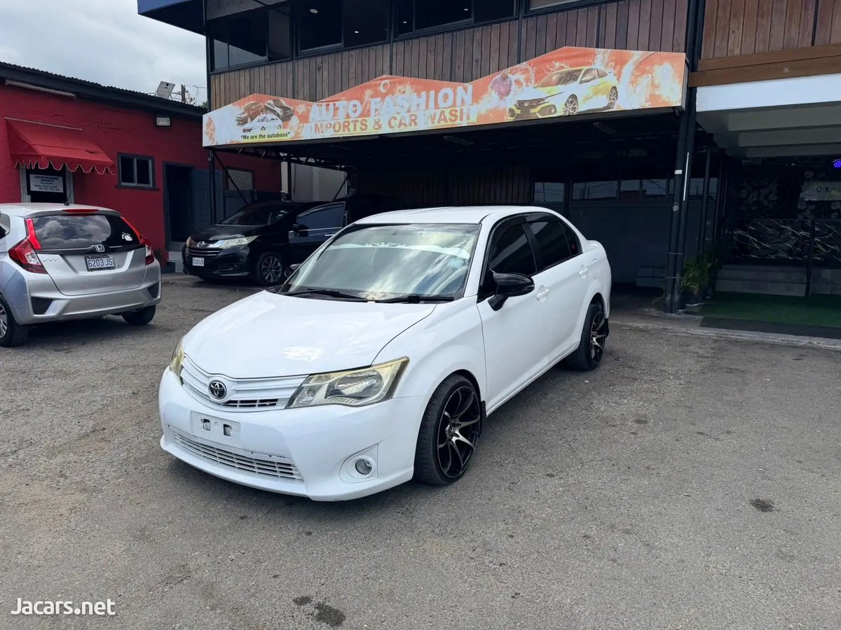 2013 TOYOTA Axio