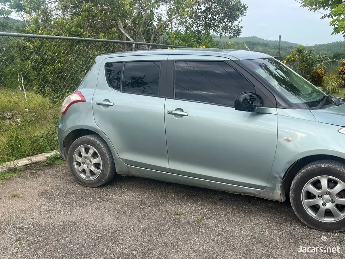 2011 SUZUKI Swift