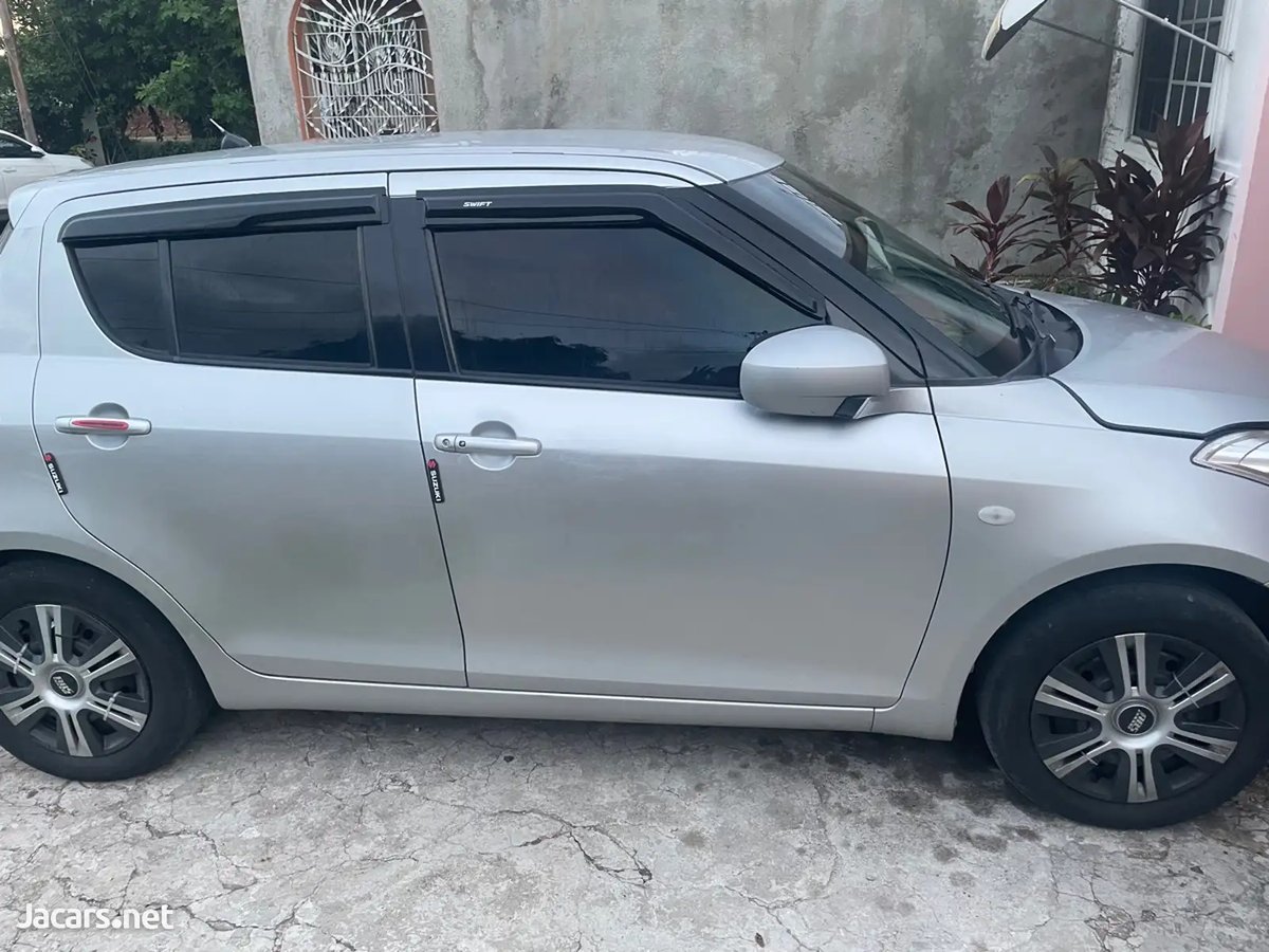 2015 SUZUKI Swift