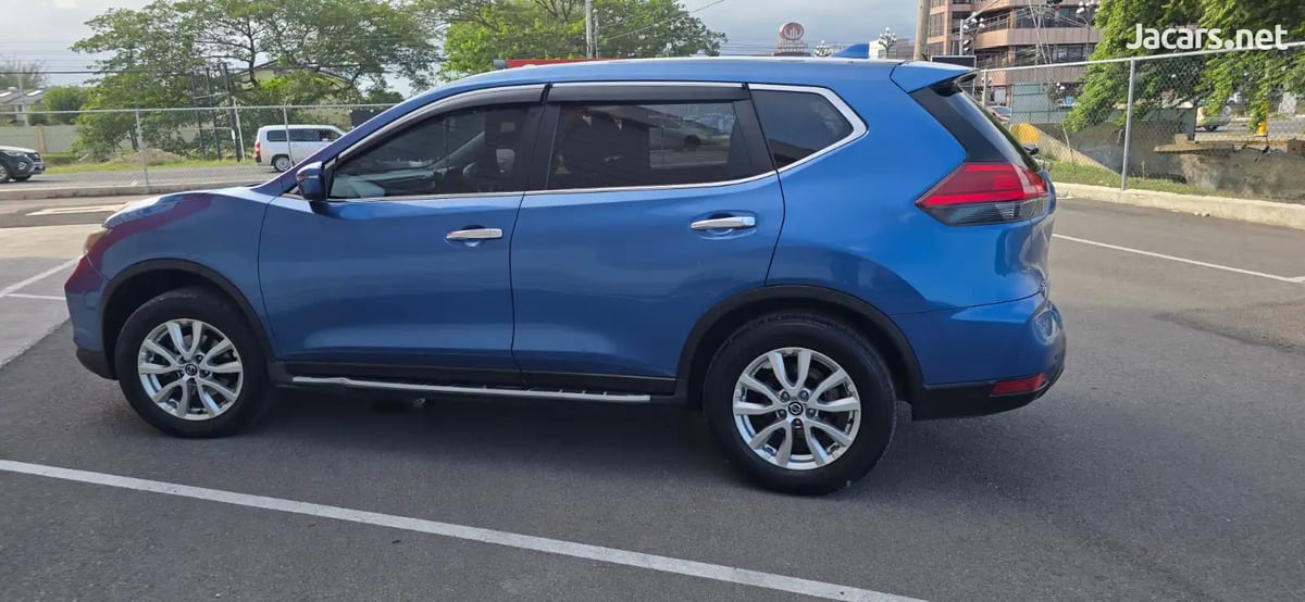 2020 NISSAN X-Trail