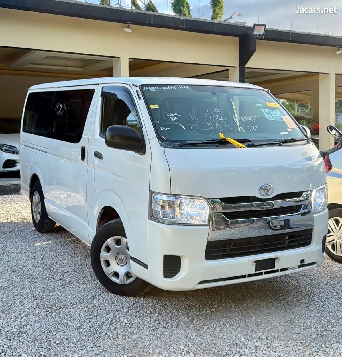 2016 TOYOTA Hiace