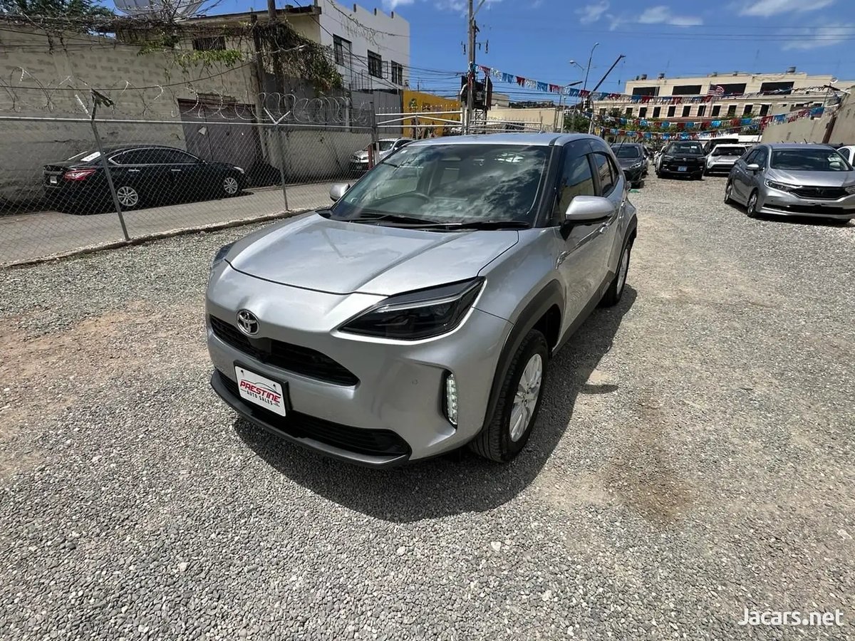 2024 TOYOTA Yaris