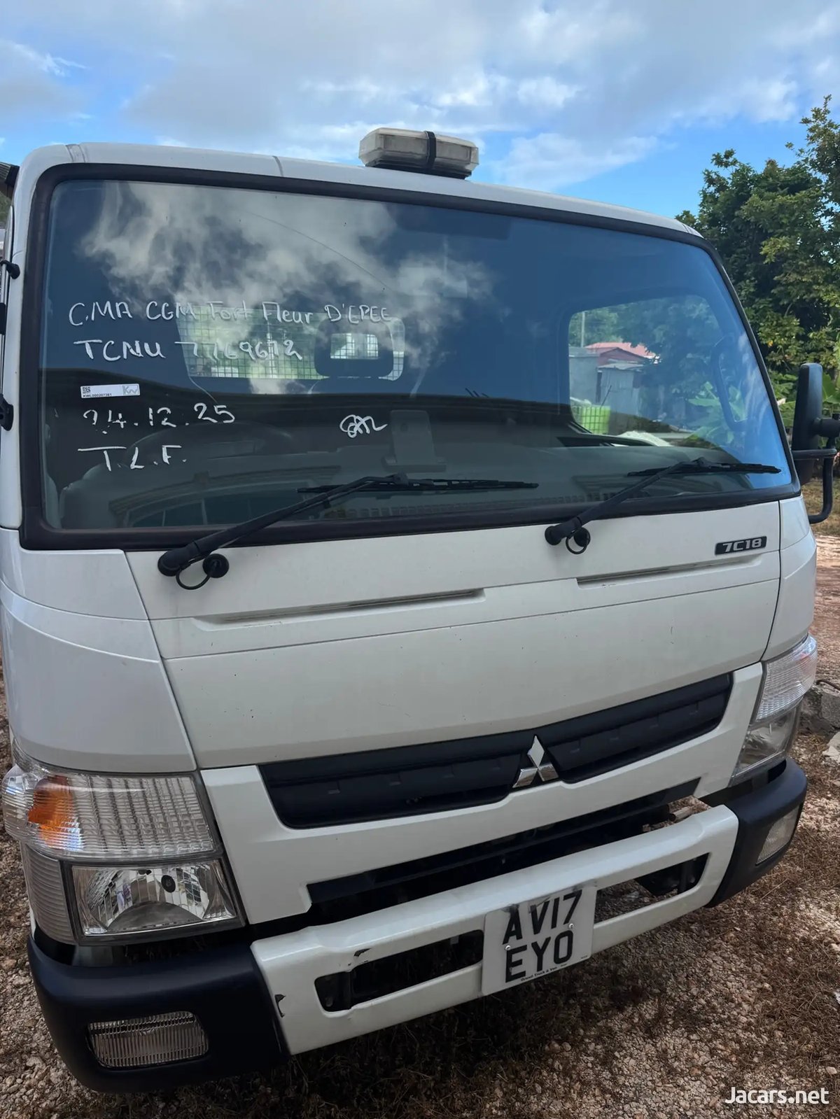 MITSUBISHI TRUCK