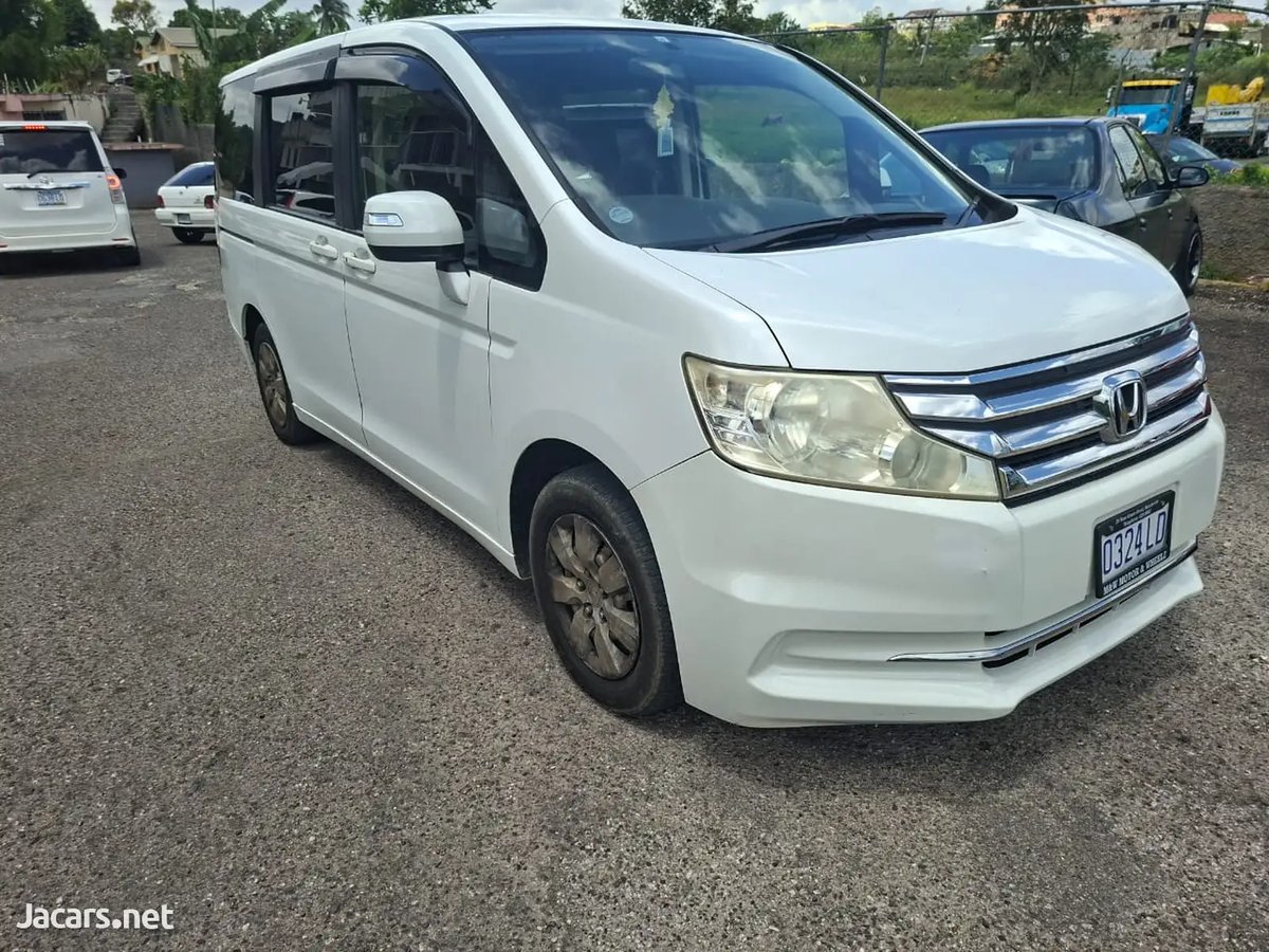 2013 HONDA Stepwgn