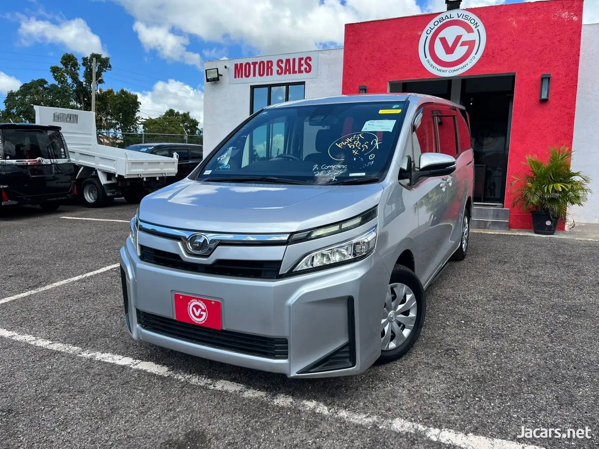 2019 TOYOTA Voxy