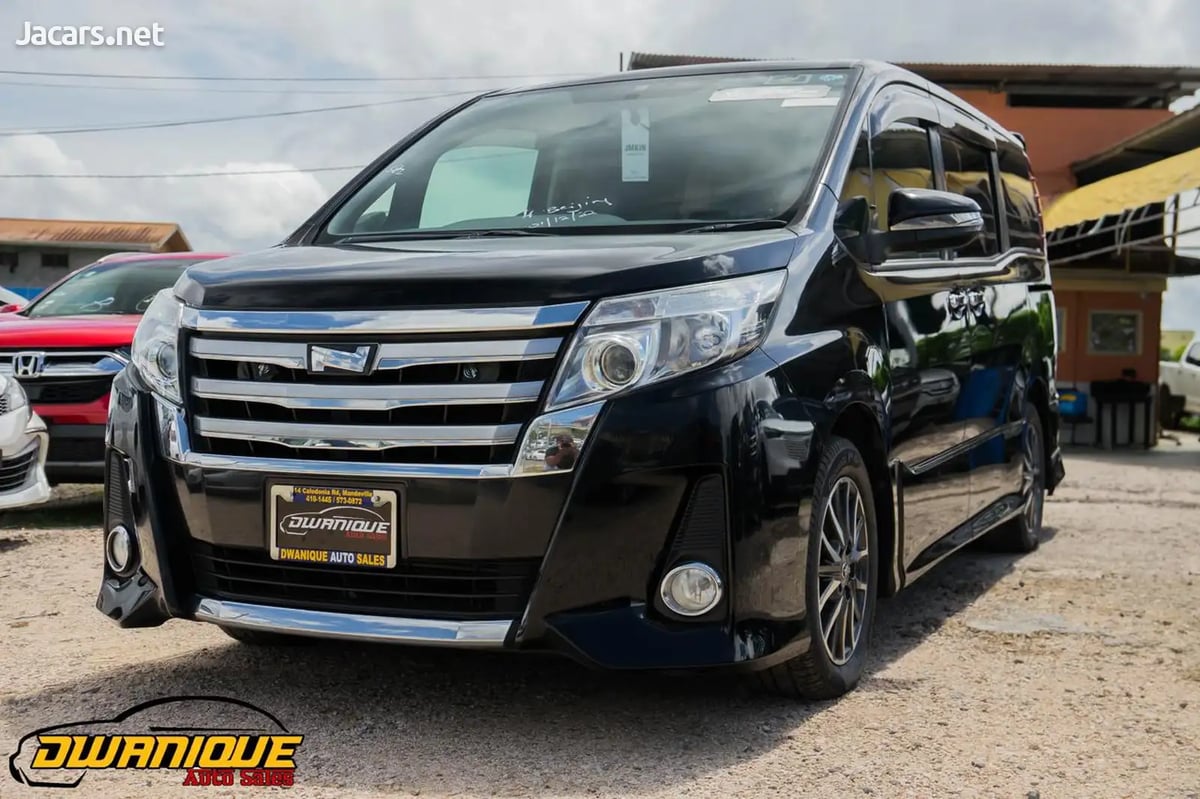 2014 TOYOTA Noah