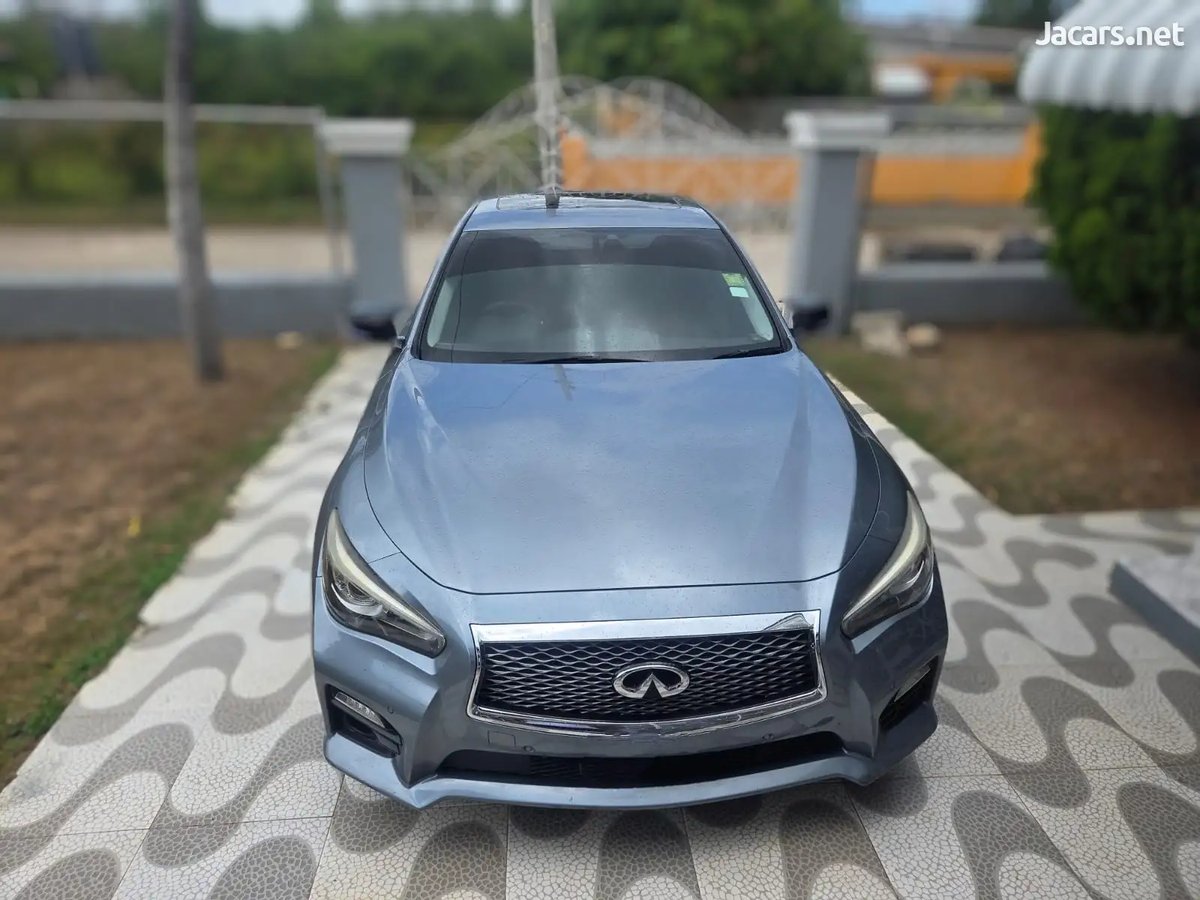2014 NISSAN Skyline