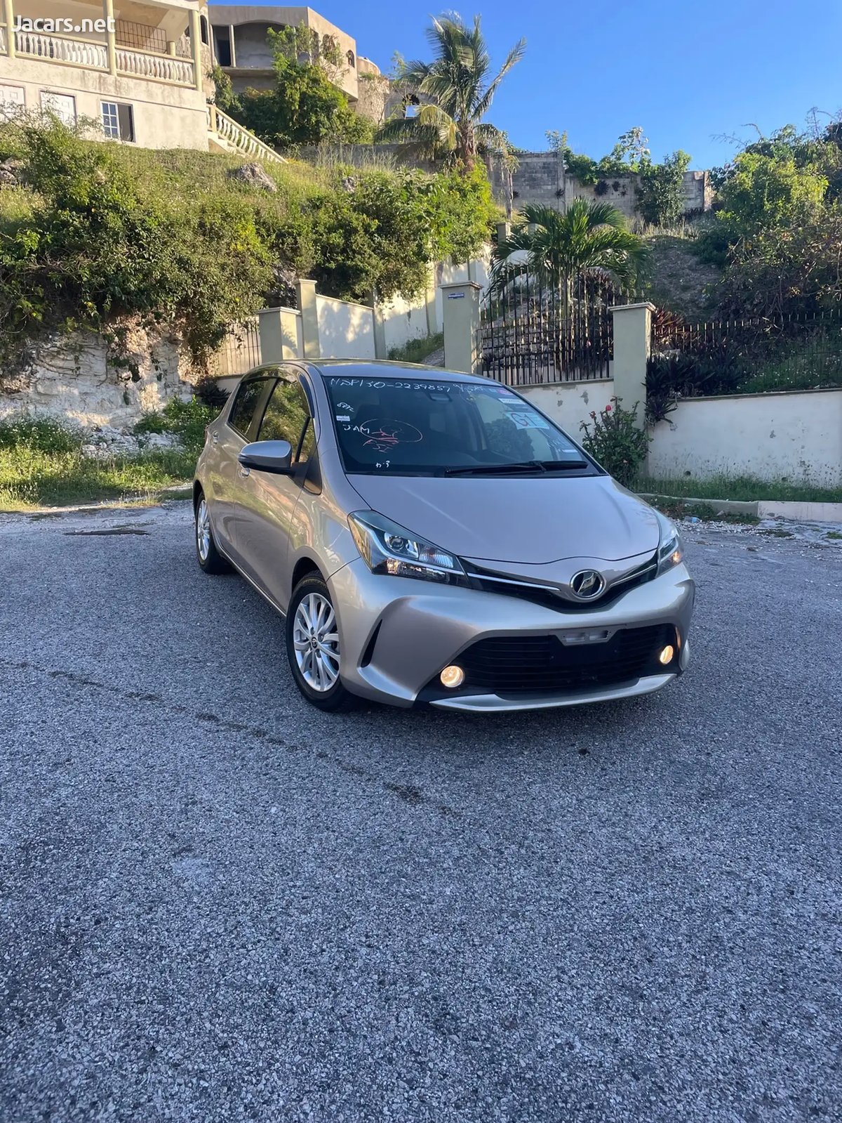 2016 TOYOTA Vitz