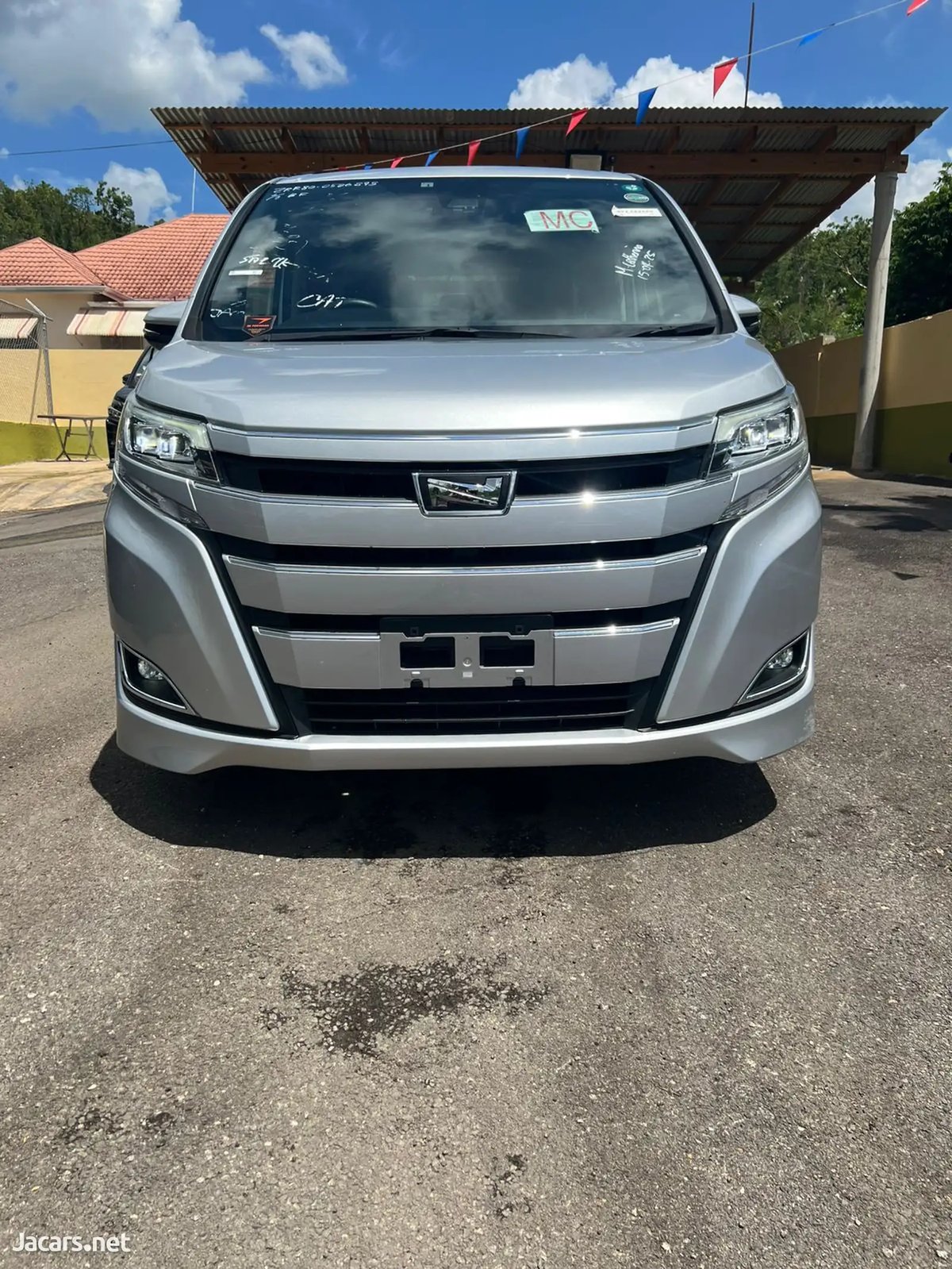 TOYOTA Noah