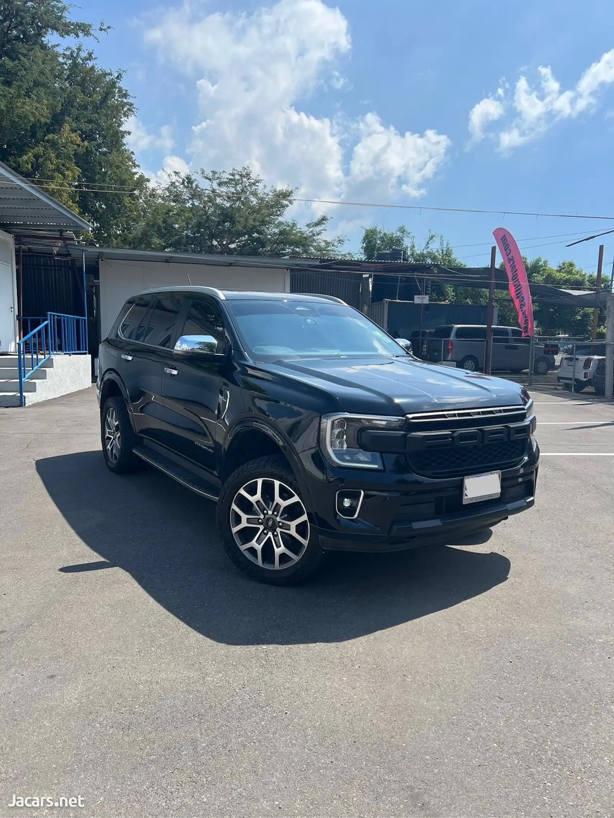 2023 FORD Everest