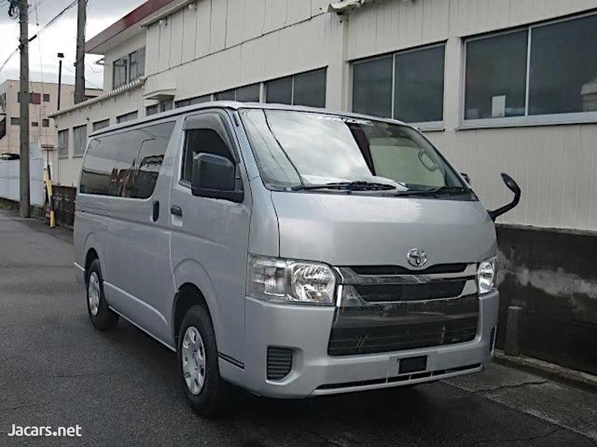 2020 TOYOTA hiace
