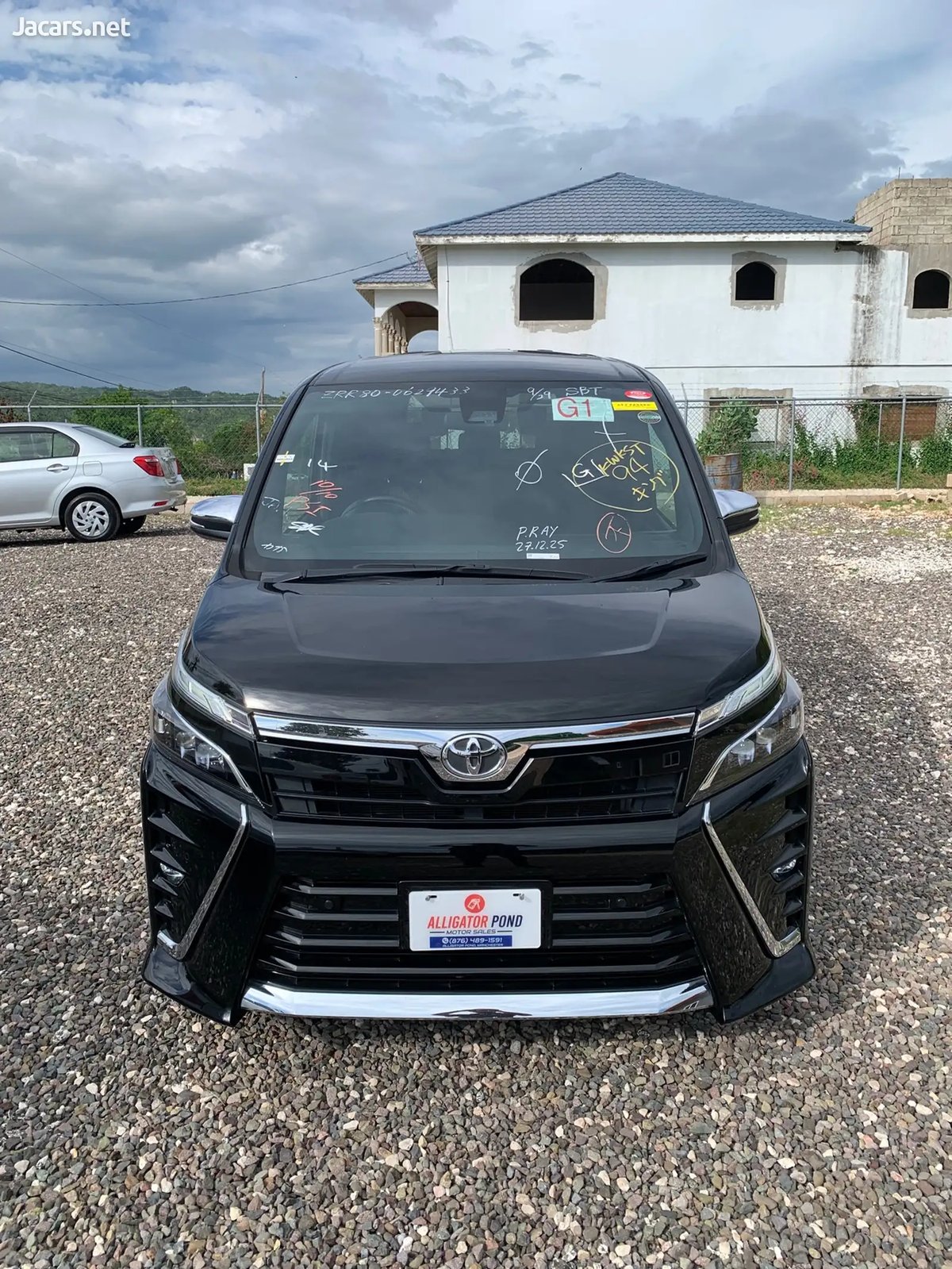 2020 TOYOTA Voxy