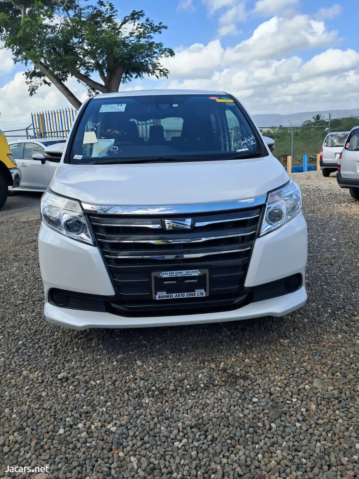2016 TOYOTA Noah
