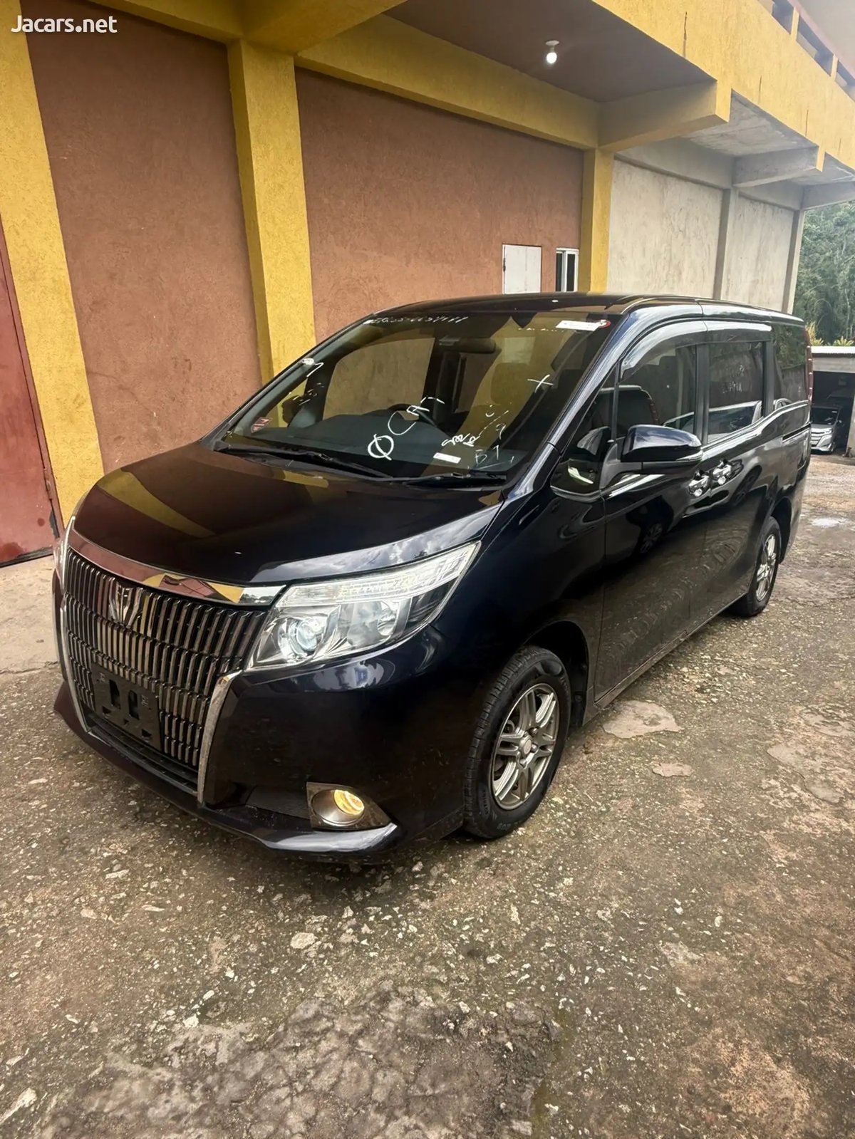 2016 TOYOTA Esquire