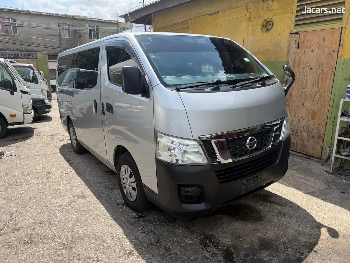 2016 NISSAN Caravan