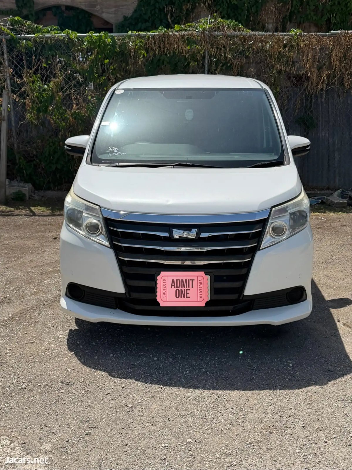 2014 TOYOTA Noah