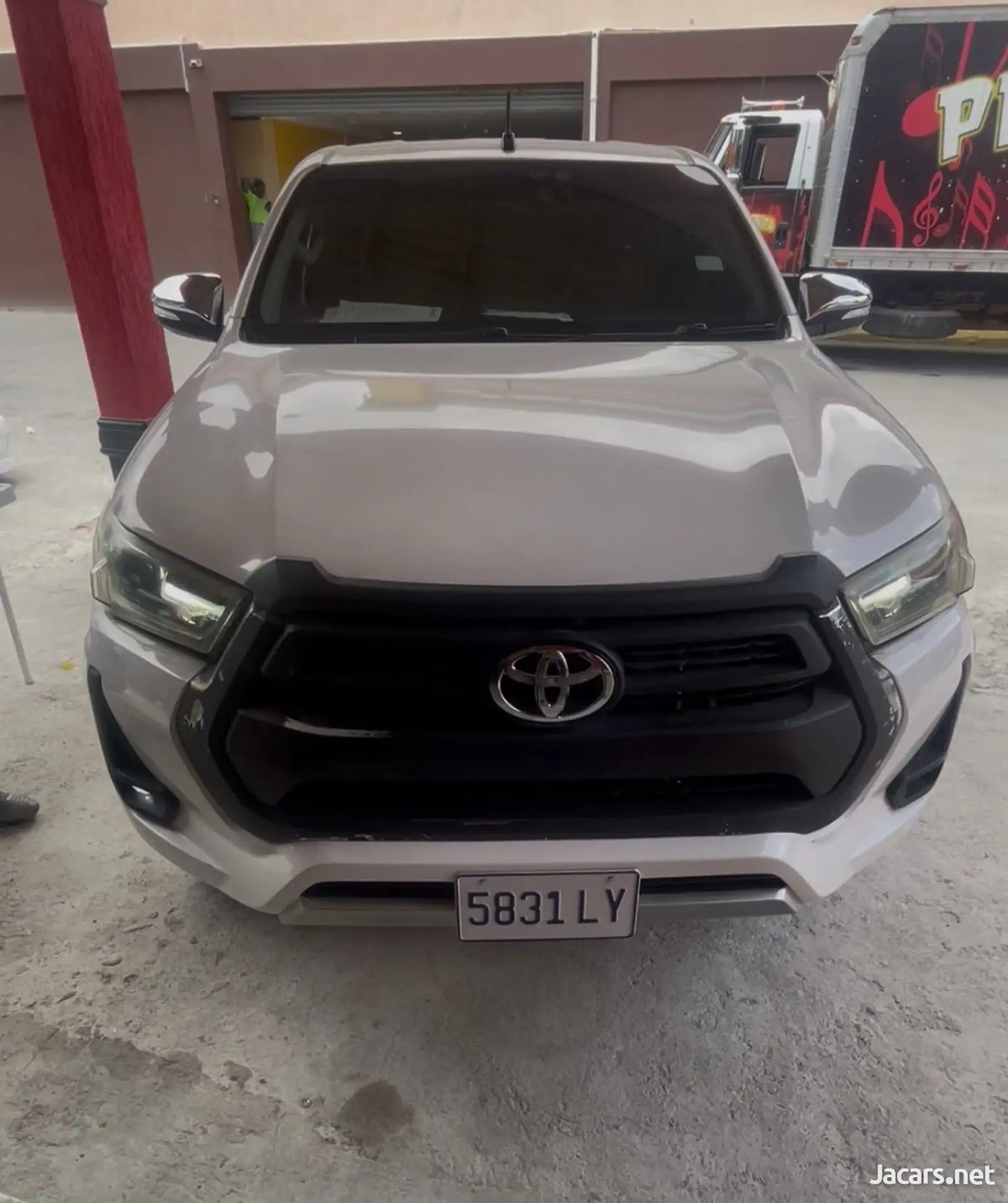 2021 TOYOTA Hilux