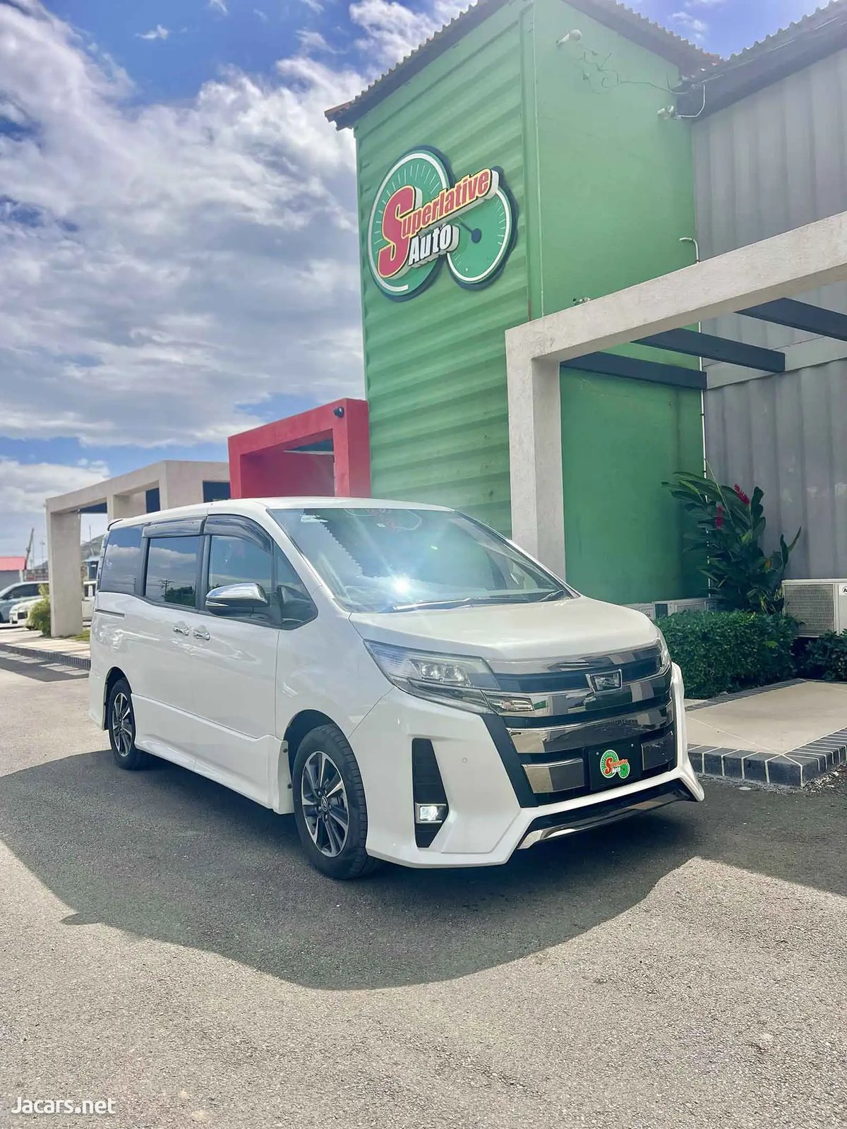 2019 TOYOTA Noah