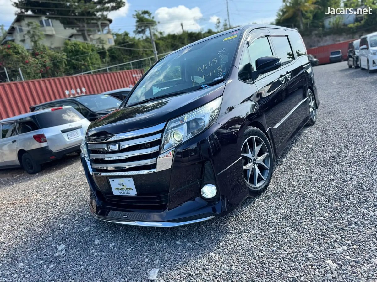 2014 TOYOTA Noah