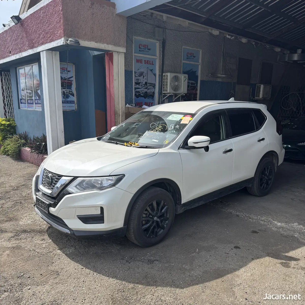2022 NISSAN X-Trail