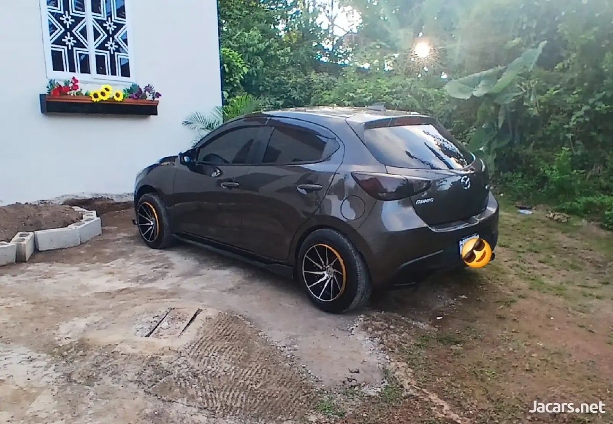2014 MAZDA 2