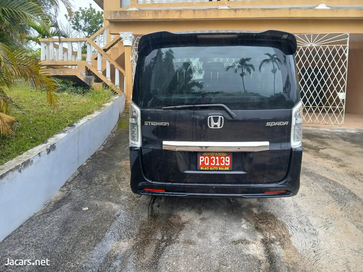 2013 HONDA Stepwgn