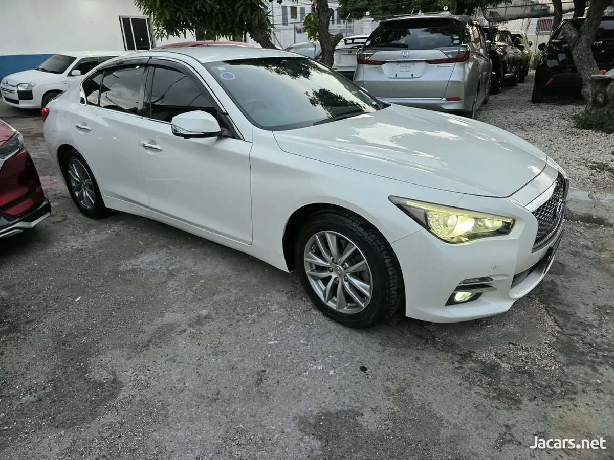 2016 NISSAN Skyline