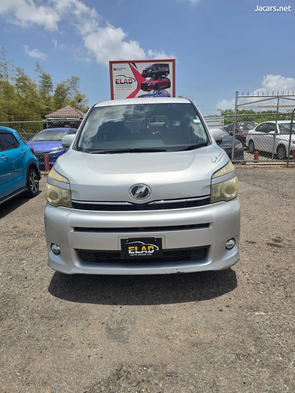 2012 TOYOTA Voxy