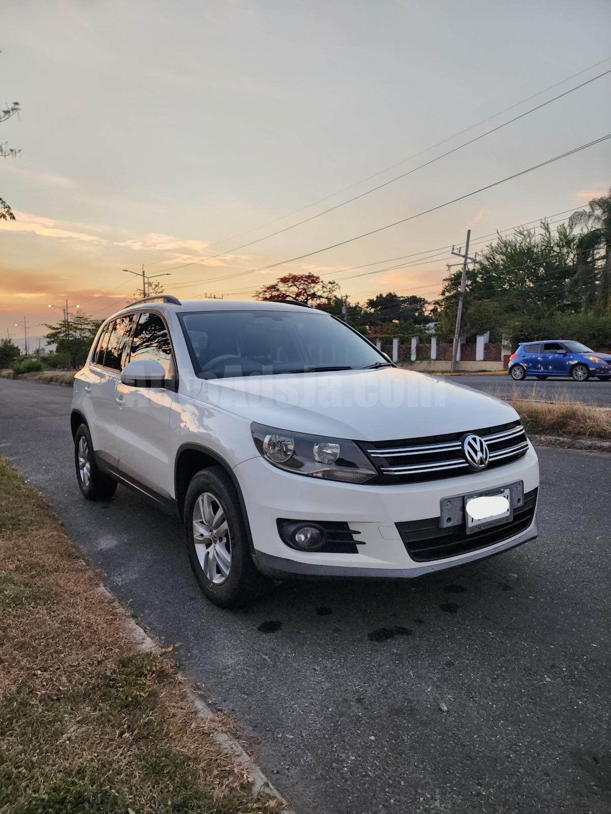 2012 VOLKSWAGEN TIGUAN