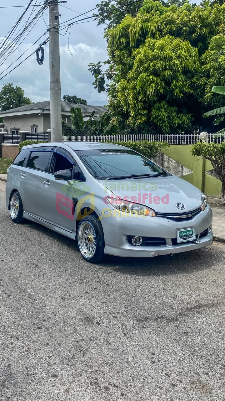 2014 TOYOTA Wish
