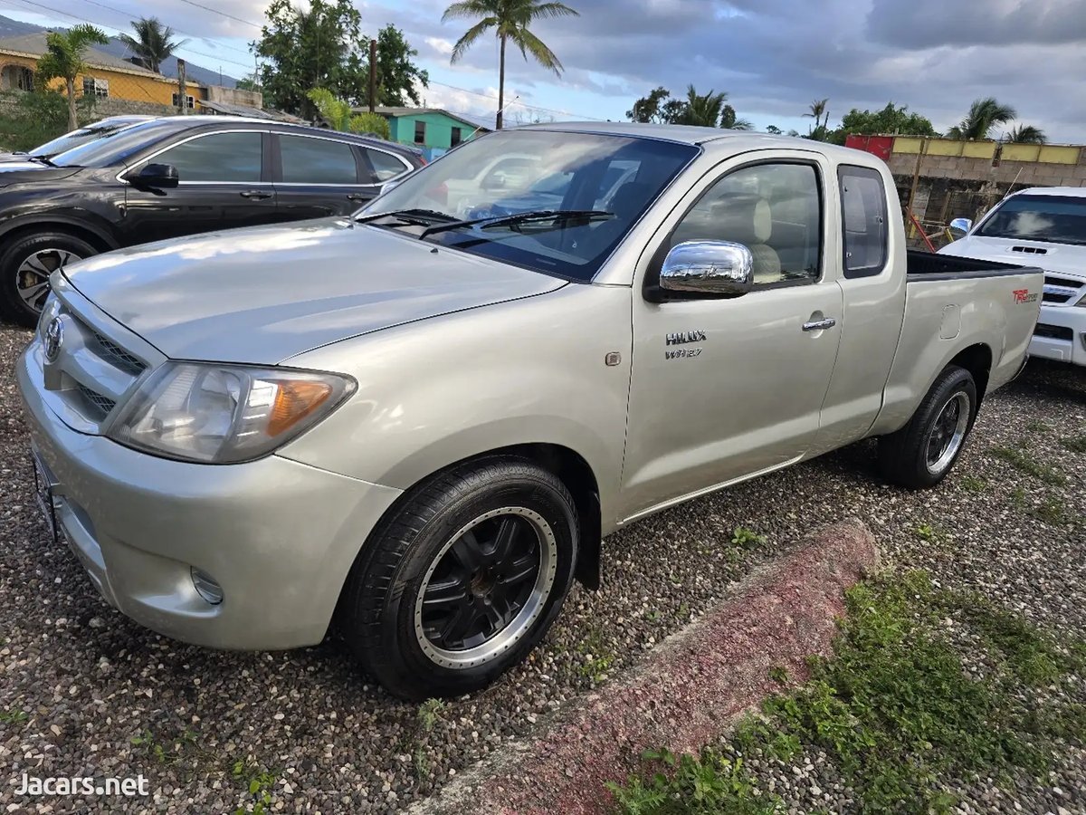 2006 TOYOTA Hilux