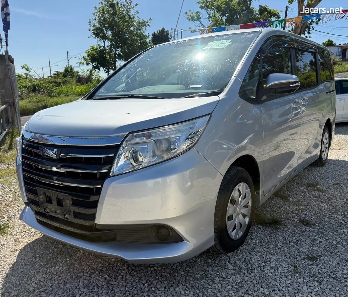 2016 TOYOTA Noah
