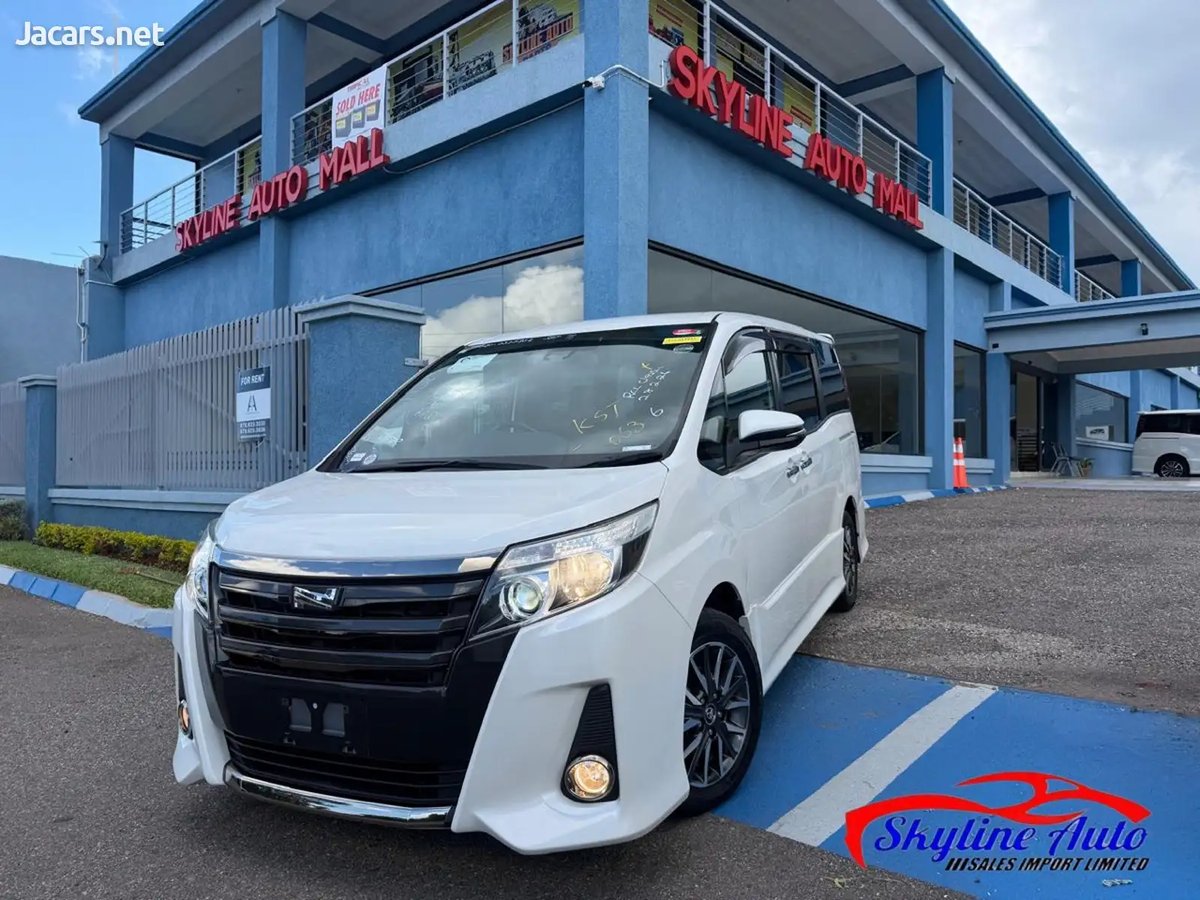 2017 TOYOTA Noah