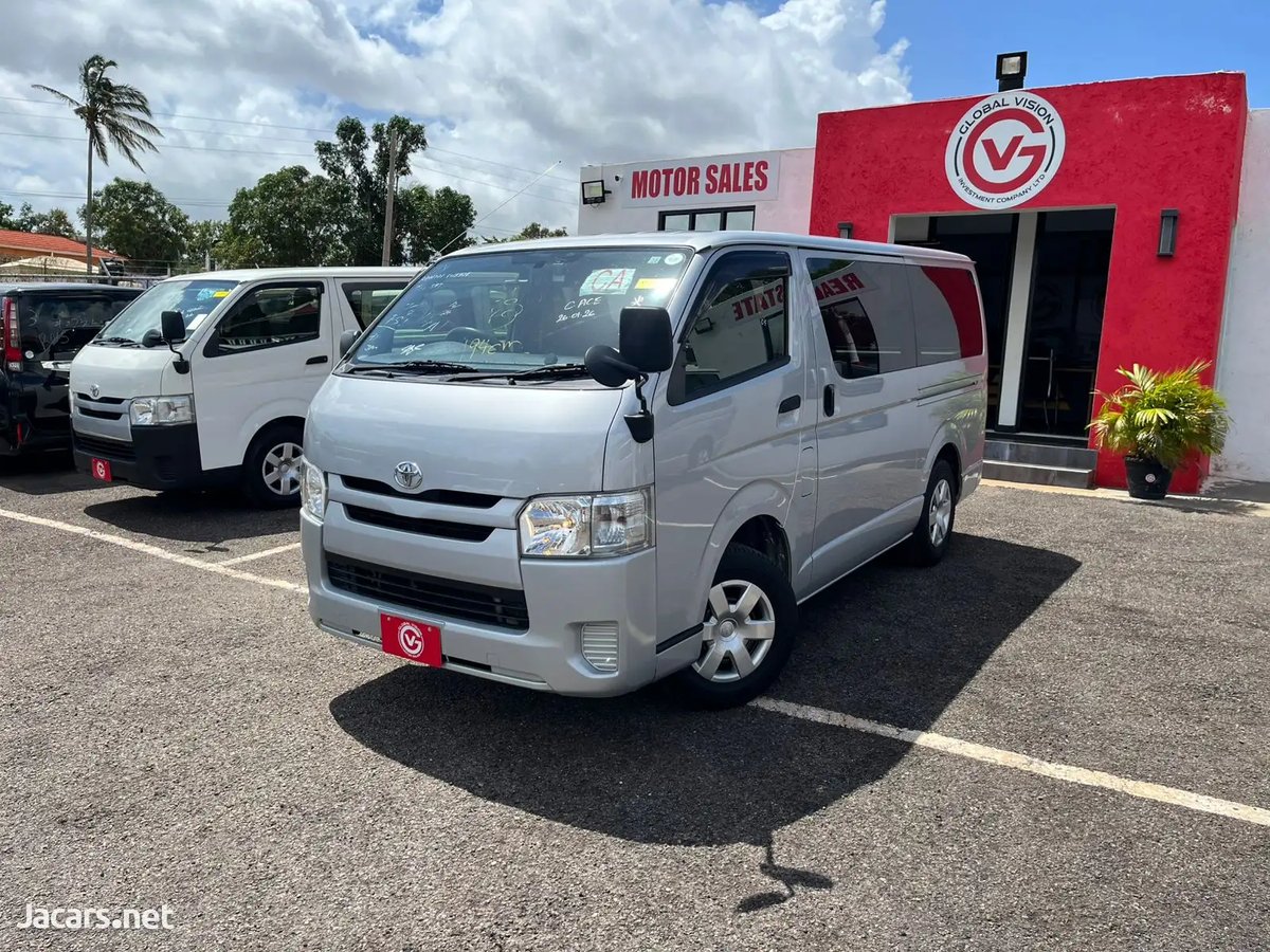 2015 TOYOTA Hiace