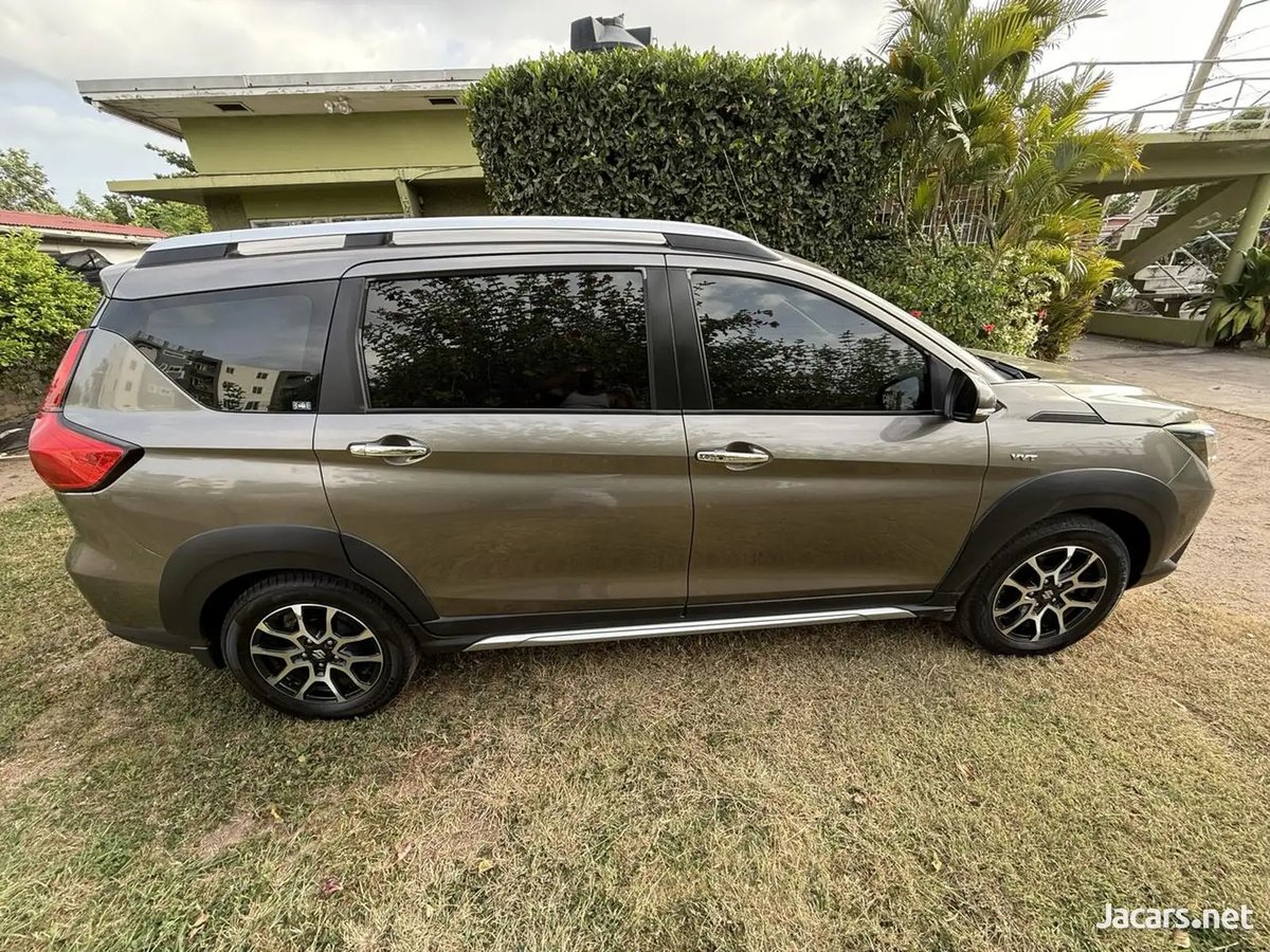 2021 SUZUKI XL7