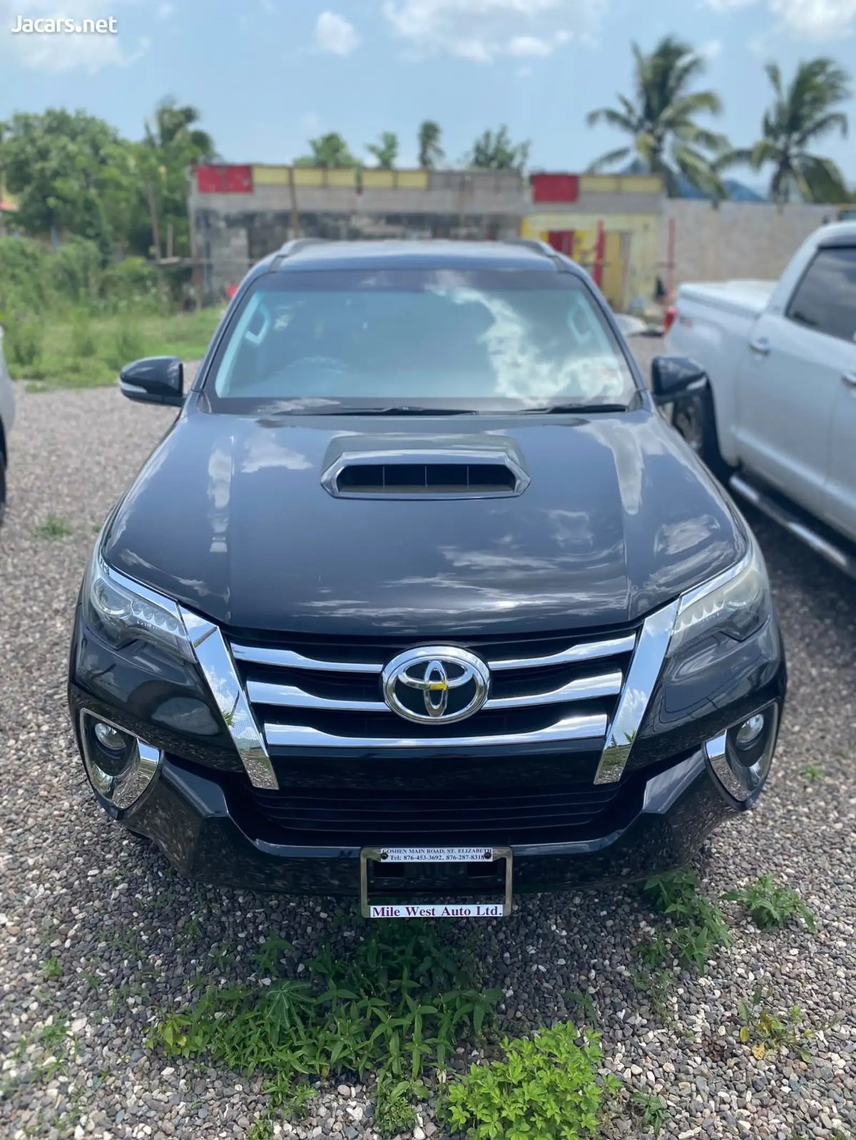 2016 TOYOTA Fortuner